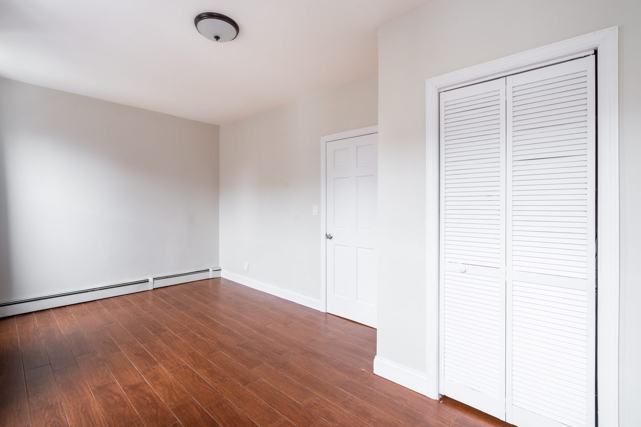a room in Bedford-Stuyvesant photo 4