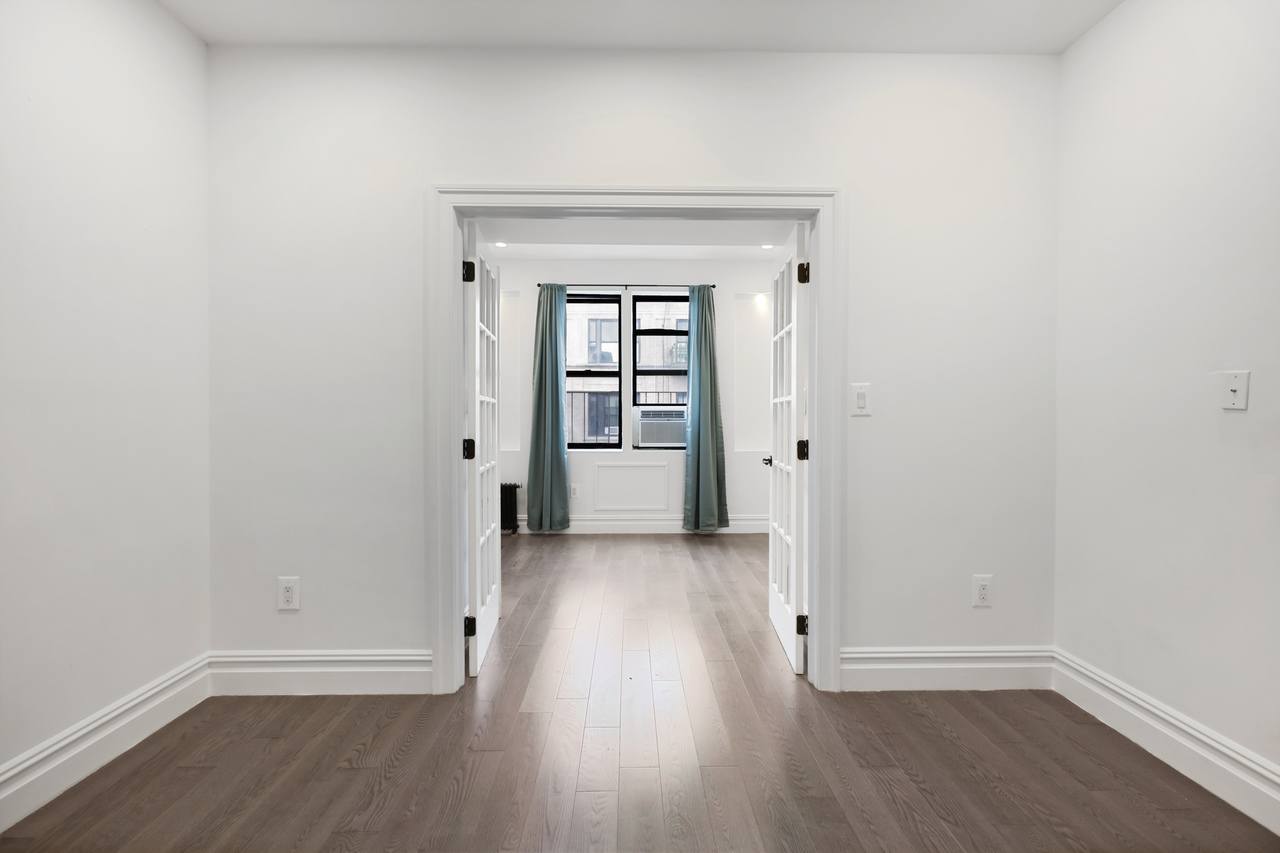 a room in East Village photo 5