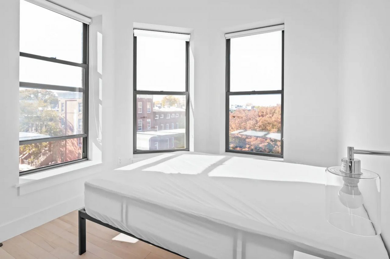 a room in Bedford-Stuyvesant photo 2