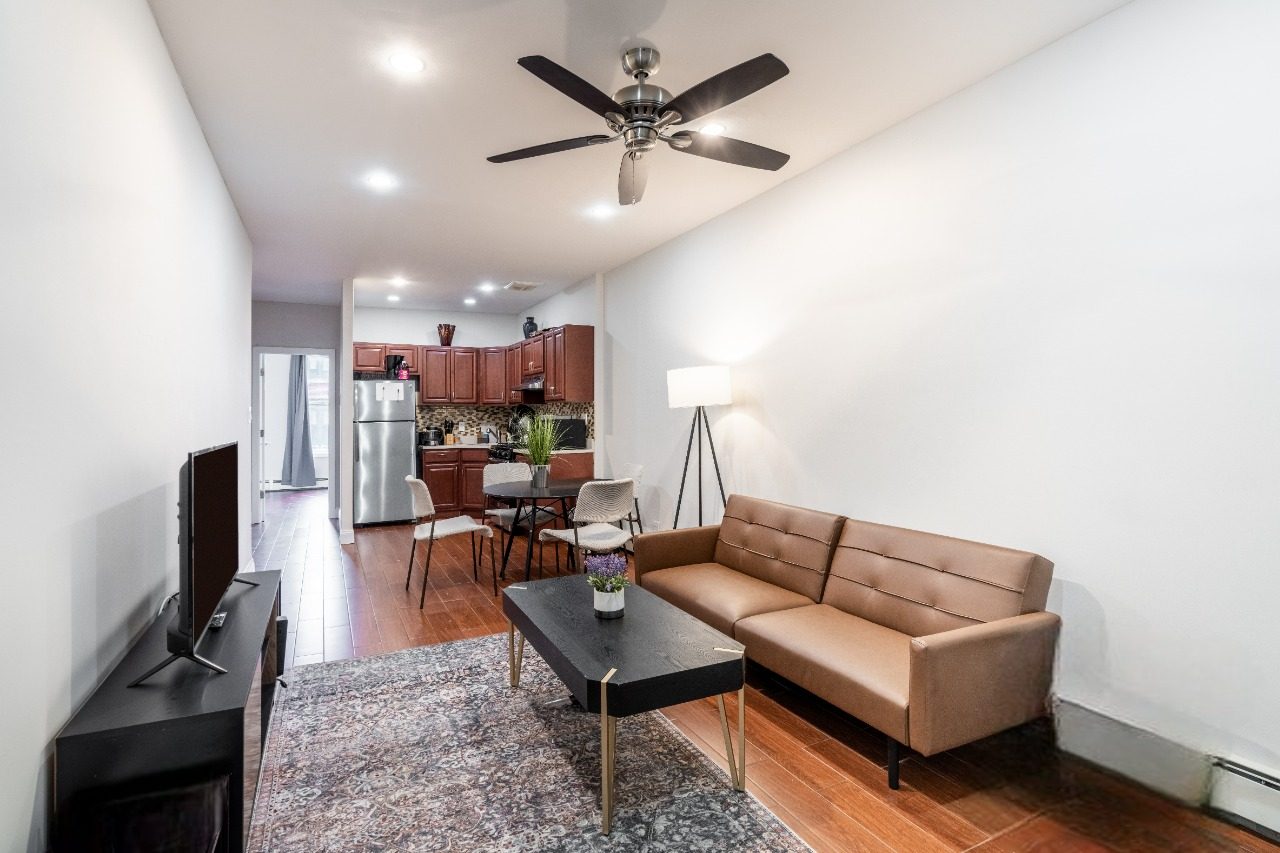 a room in Bedford-Stuyvesant photo 5