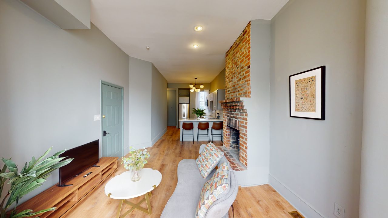 a room in Northwest Washington photo 5