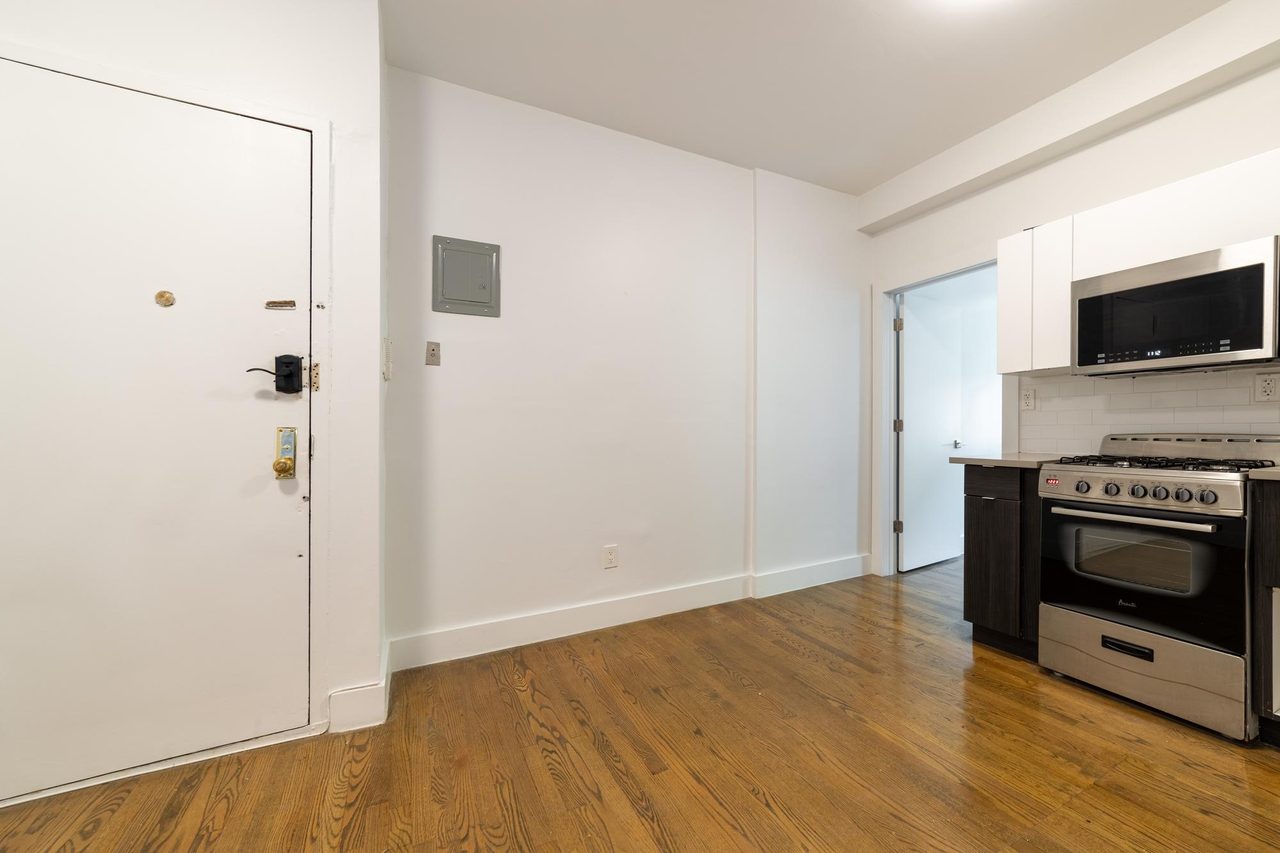 a room in East Village photo 4