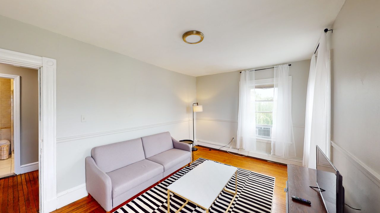 a room in Lower Allston photo 5