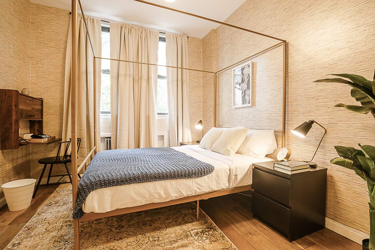 a room in Theater District photo 8