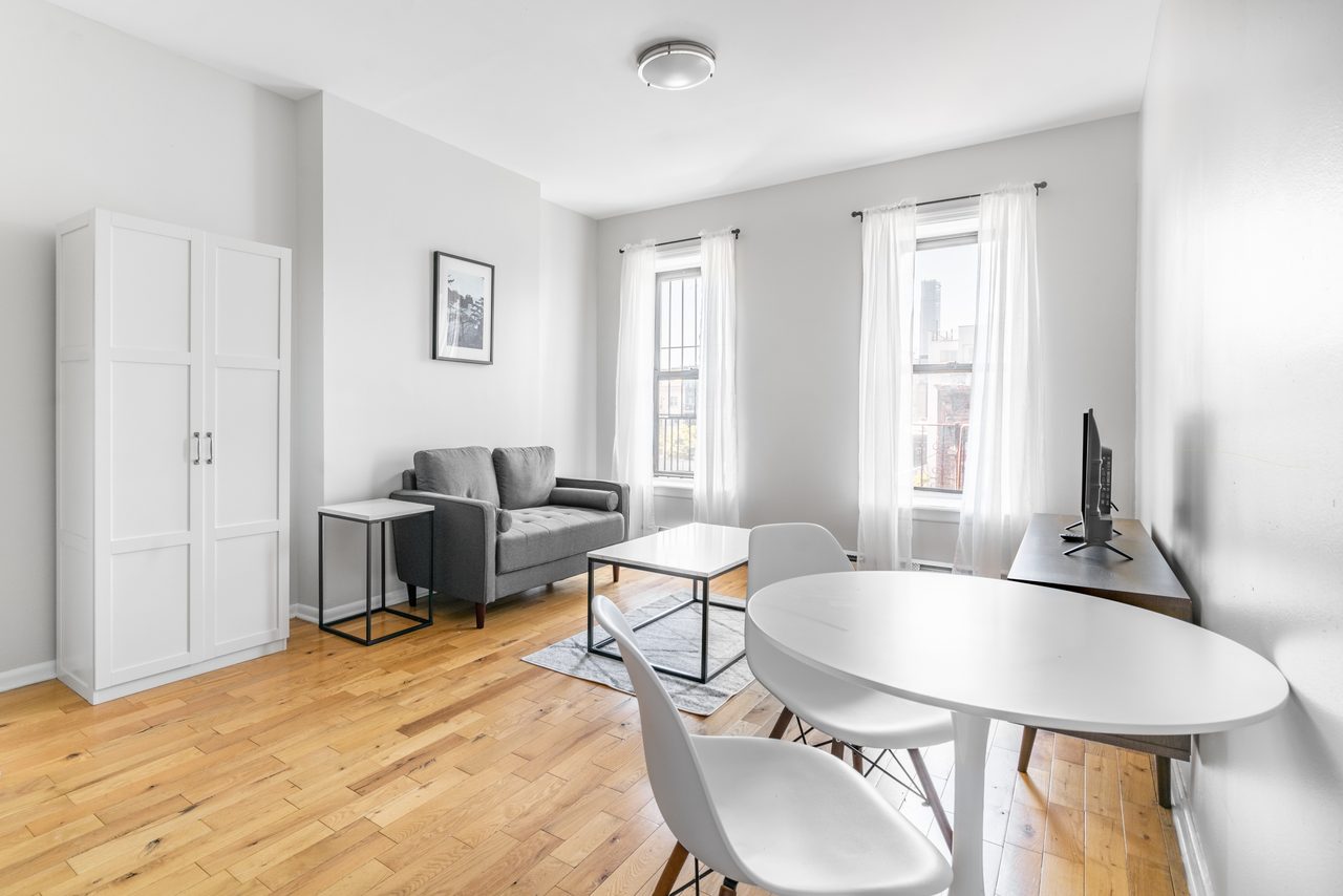 a room in Clinton Hill photo 5