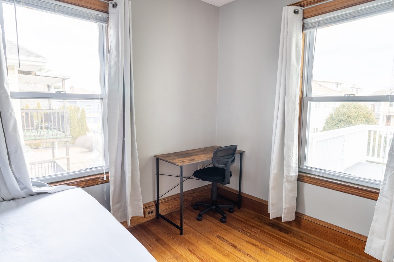a room in West Medford photo 3