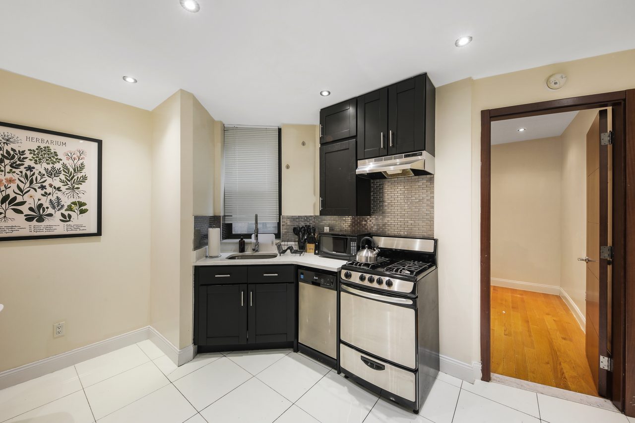 a room in Morningside Heights photo 4