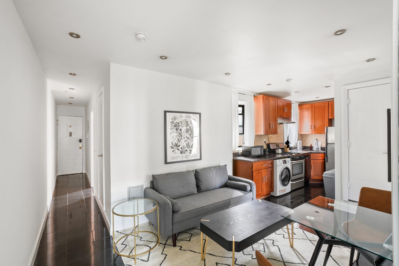 a room in Morningside Heights photo 2