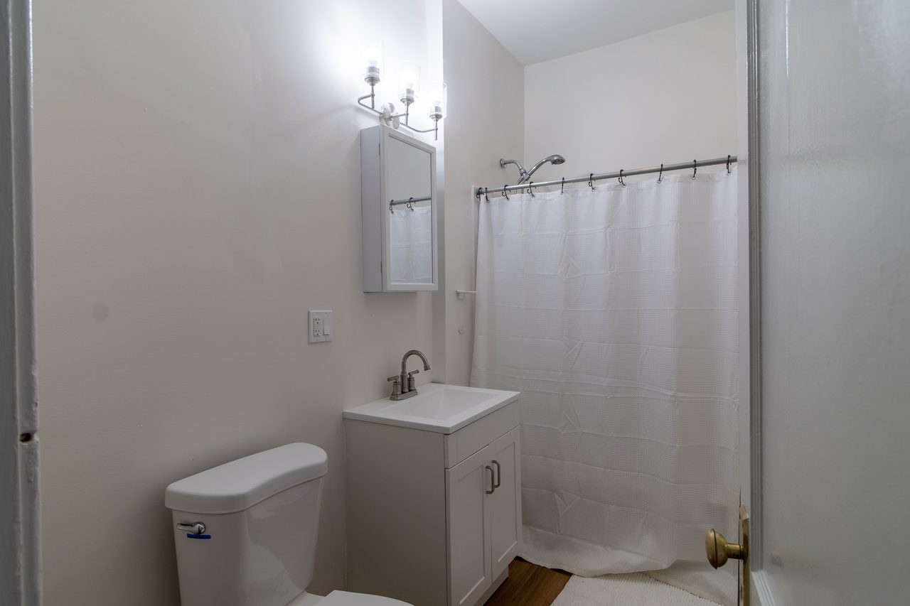 a room in Dorchester photo 8