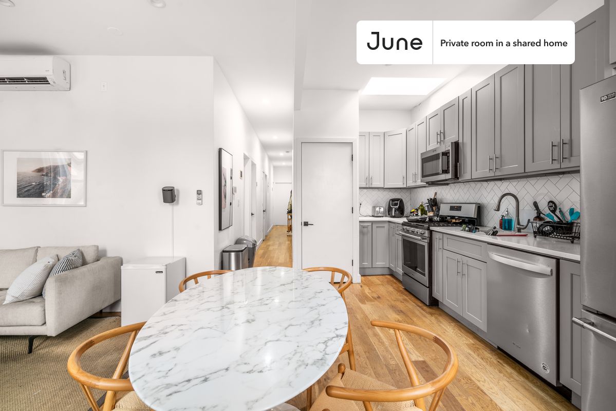 a room in Ridgewood photo 7