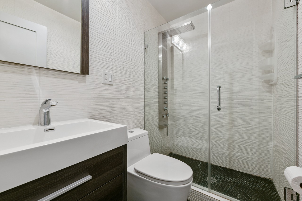 a room in East Village photo 8