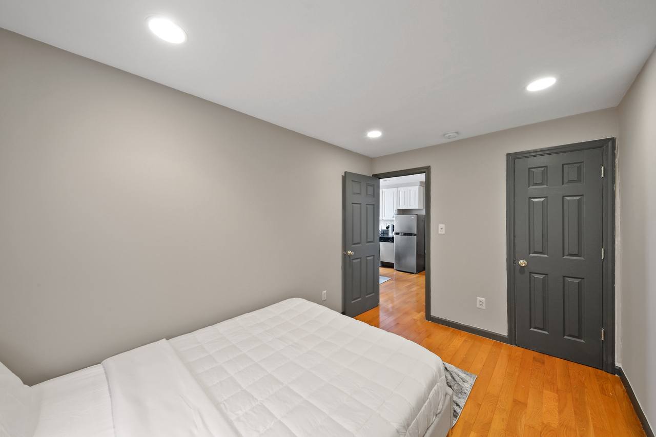 a room in East Village photo 3
