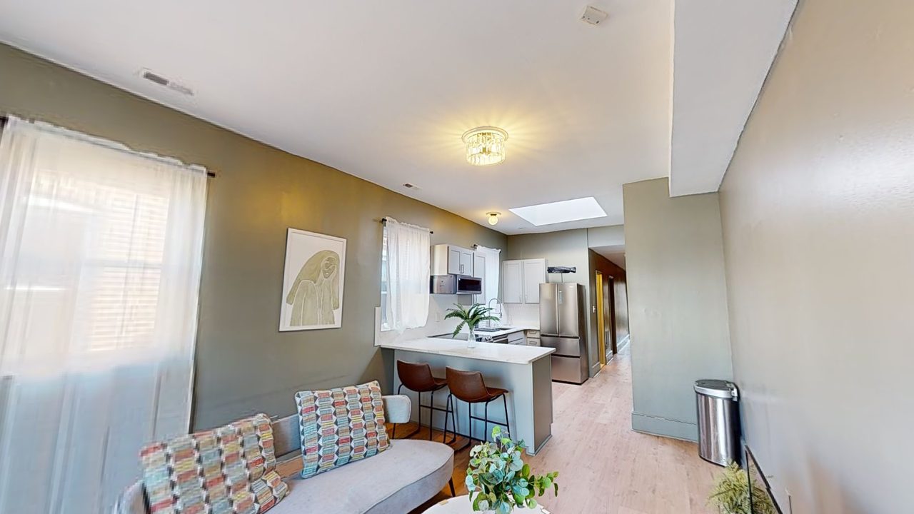 a room in Northwest Washington photo 5