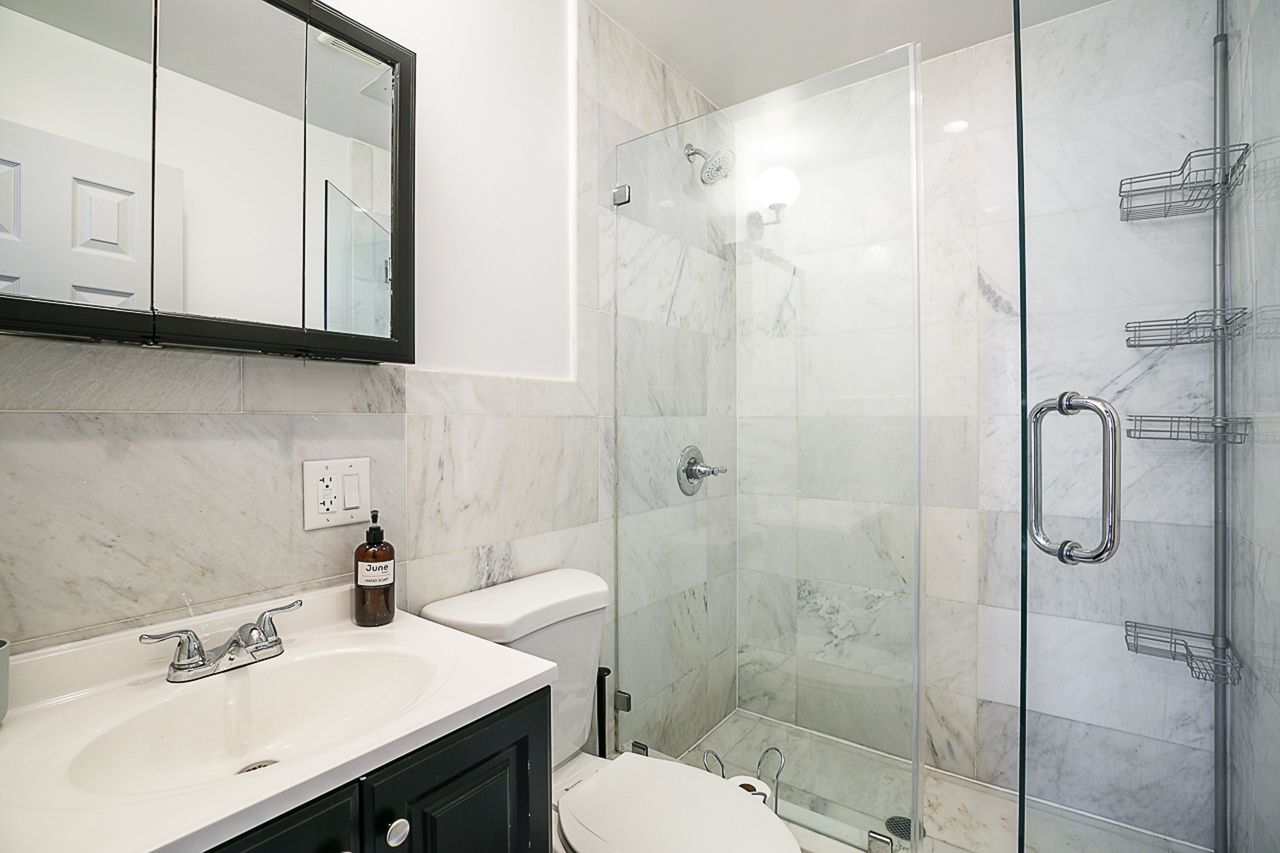 a room in Manhattan Valley photo 7