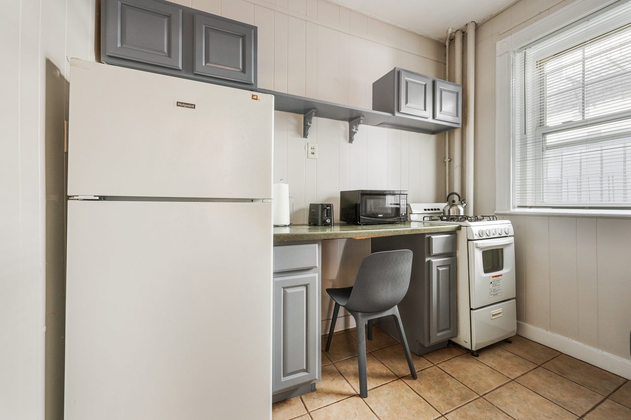 a room in Allston photo 7