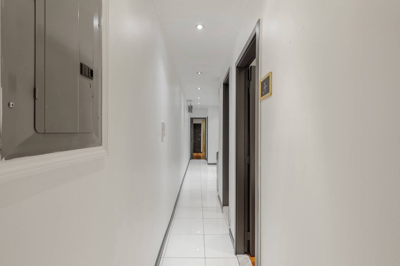 a room in Morningside Heights photo 8