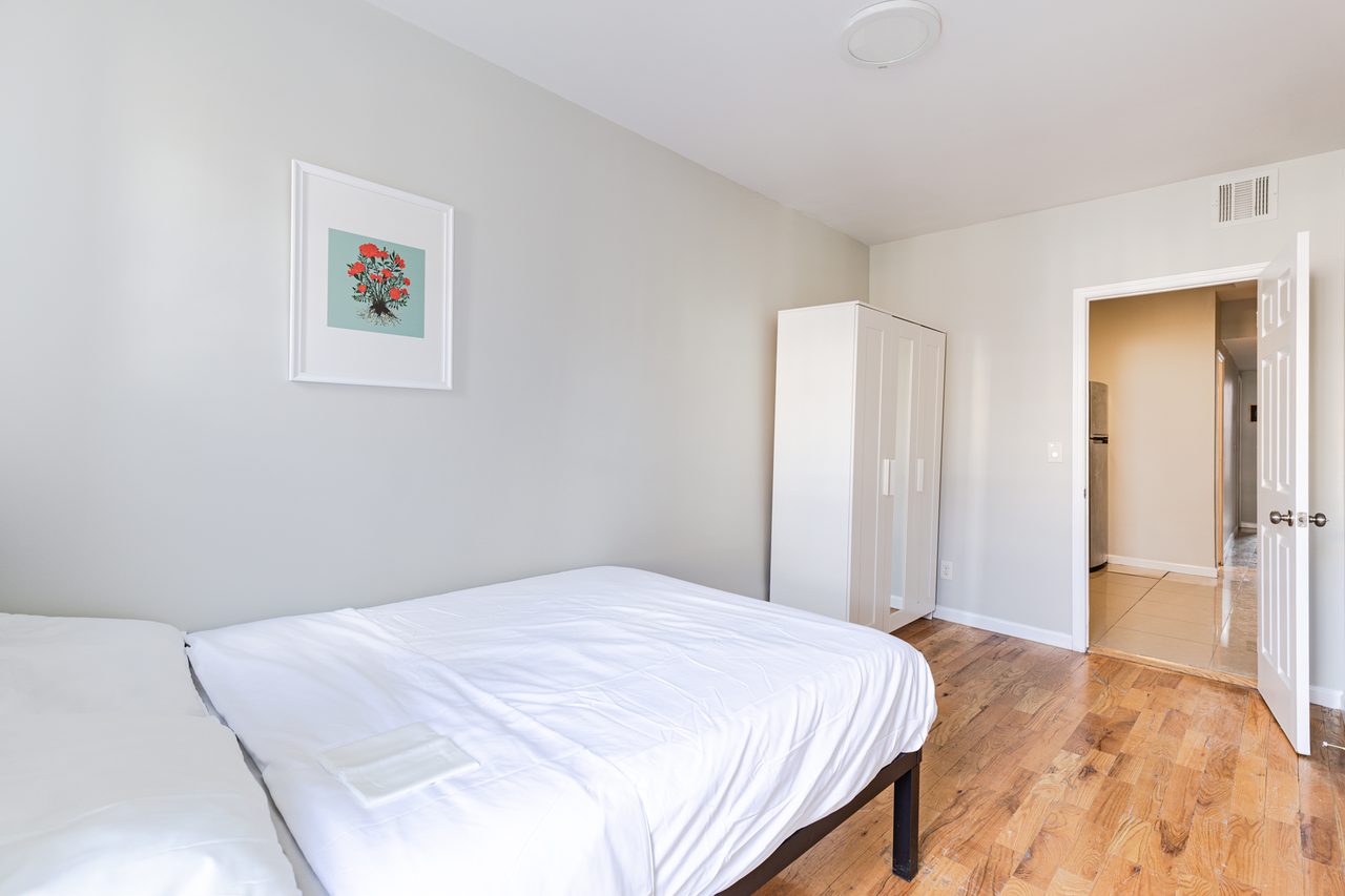 a room in Little Haiti photo 3