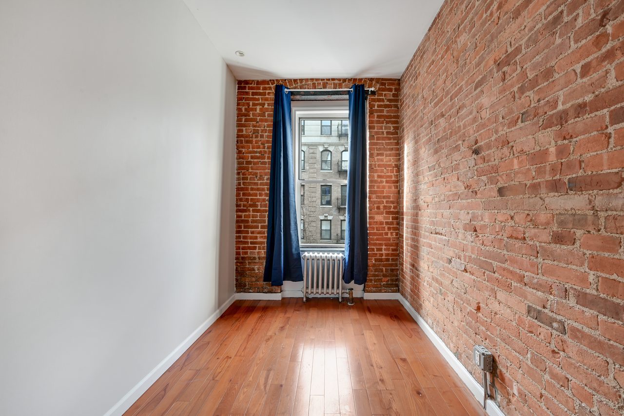 a room in Theater District photo 5