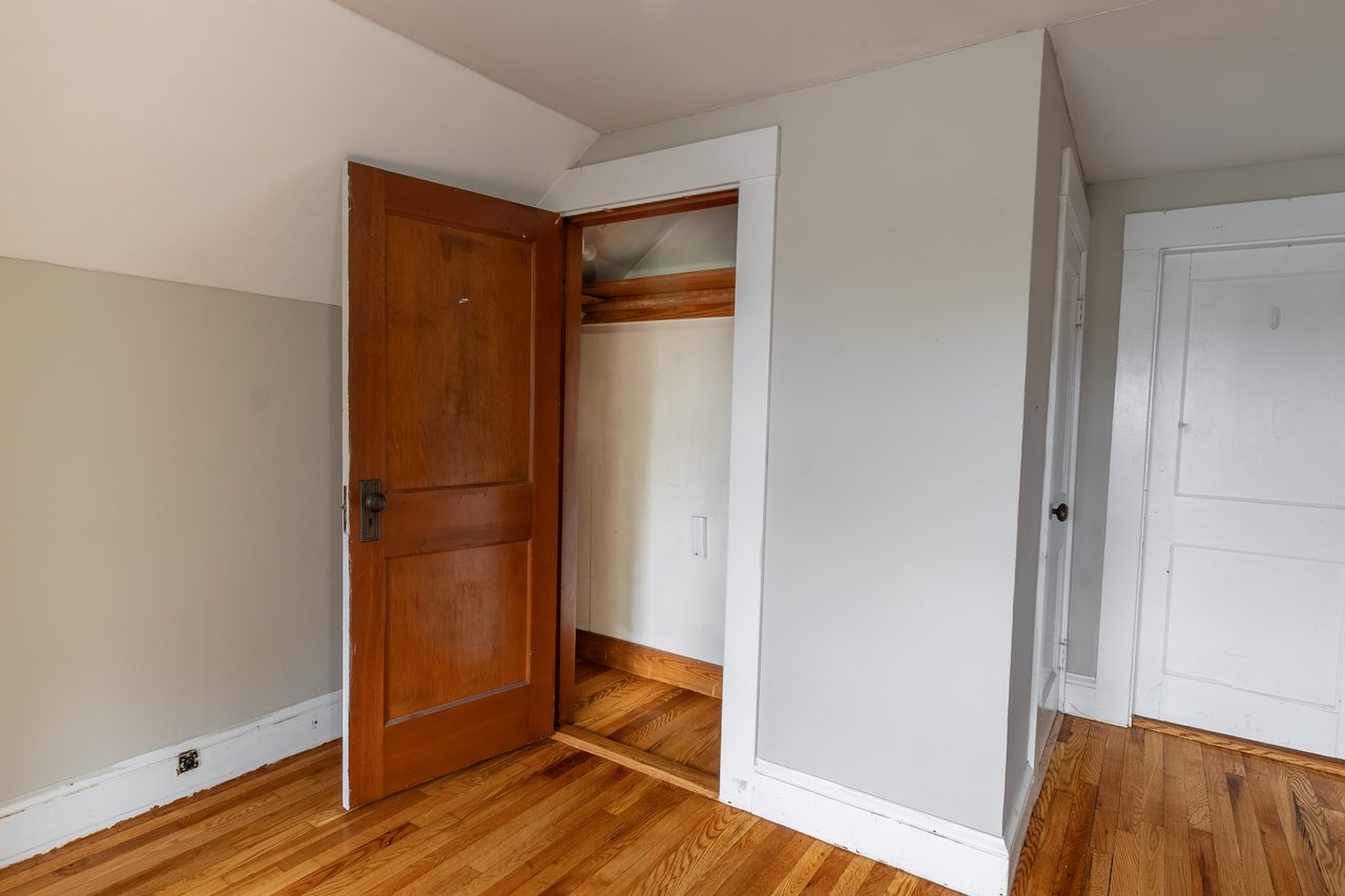 a room in Ten Hills photo 5