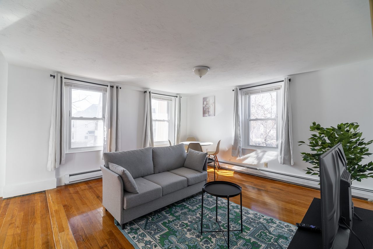 a room in Newton Corner photo 9