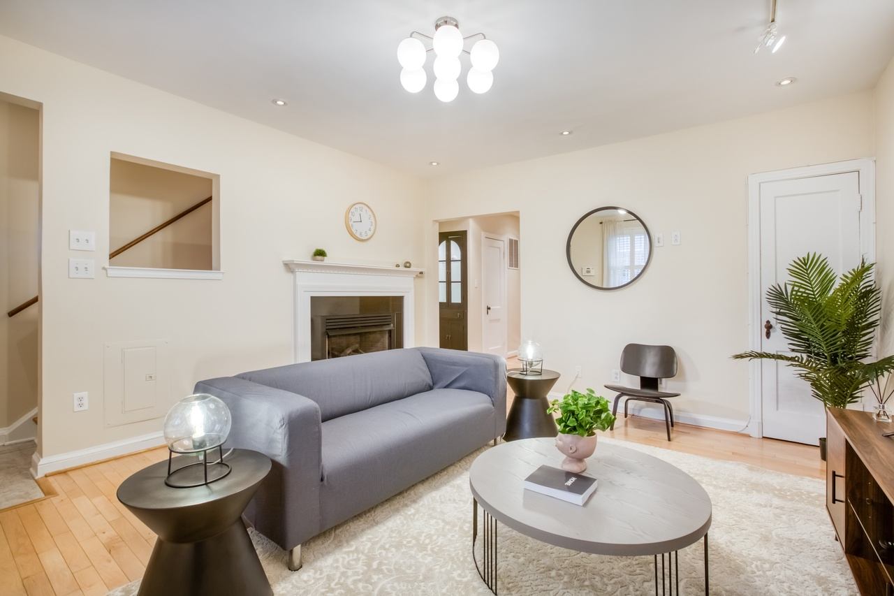 a room in Barney Circle photo 3