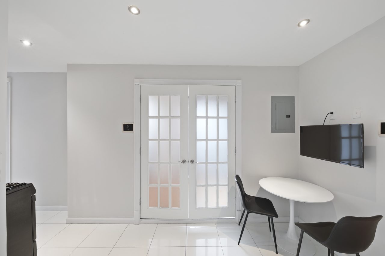 a room in Morningside Heights photo 6