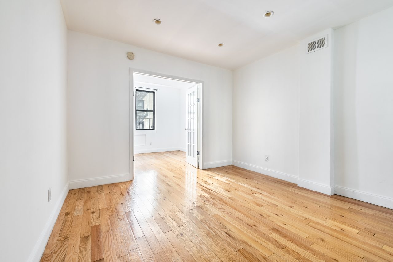 a room in East Village photo 9