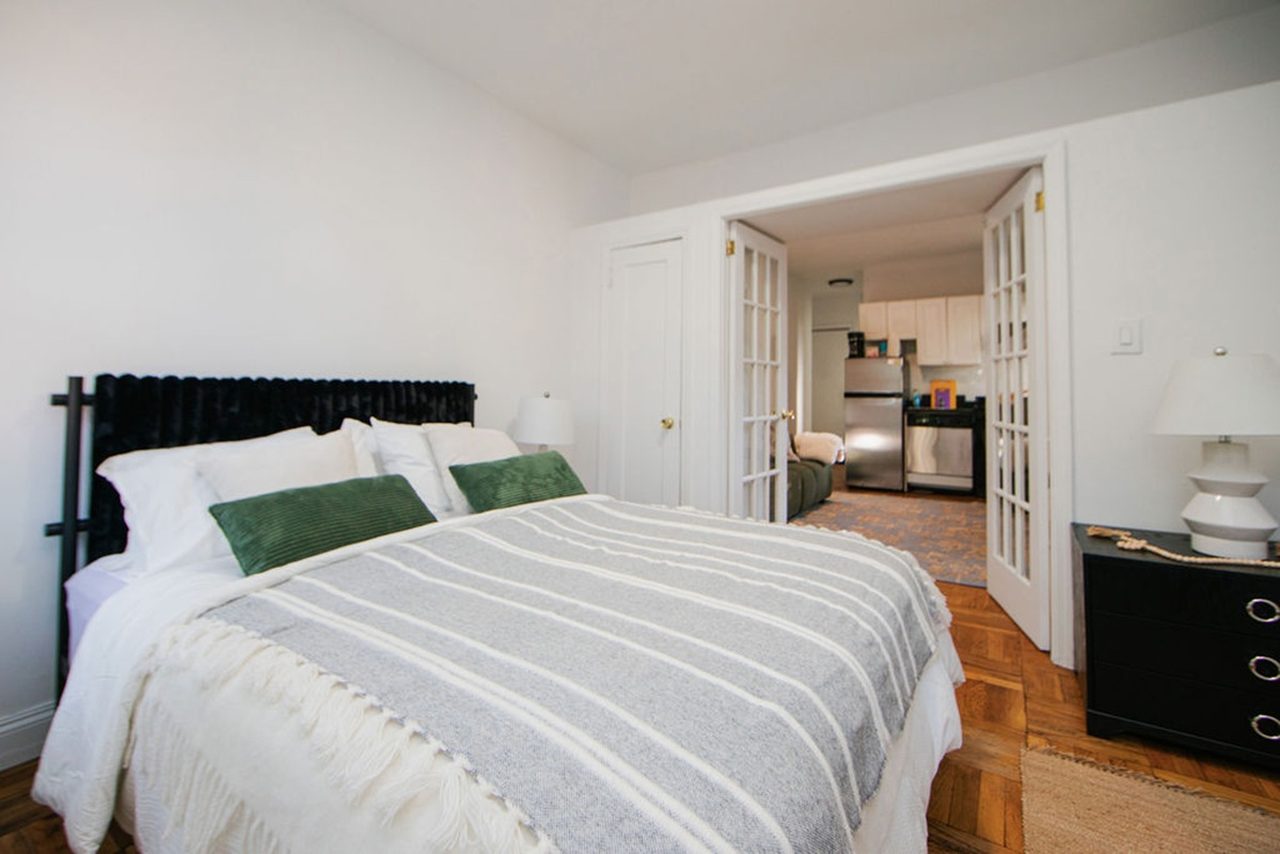 a room in East Village photo 7