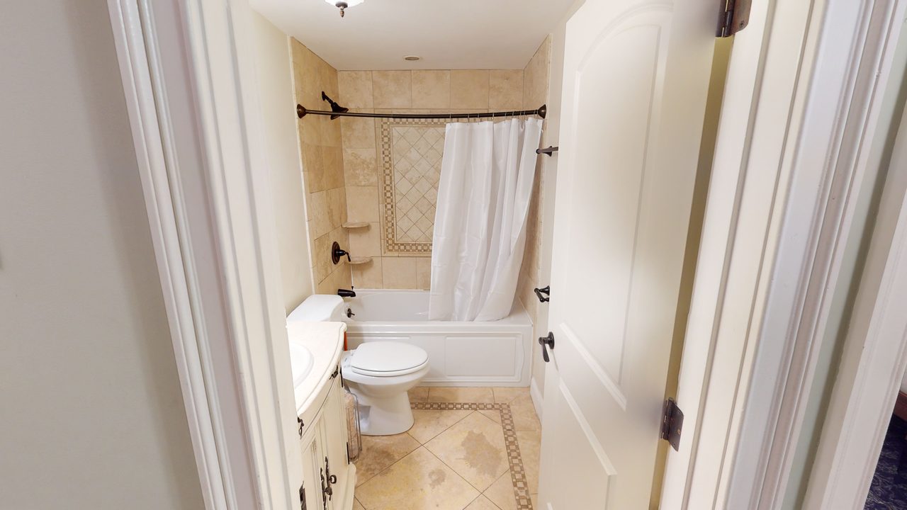 a room in Mission Hill photo 9