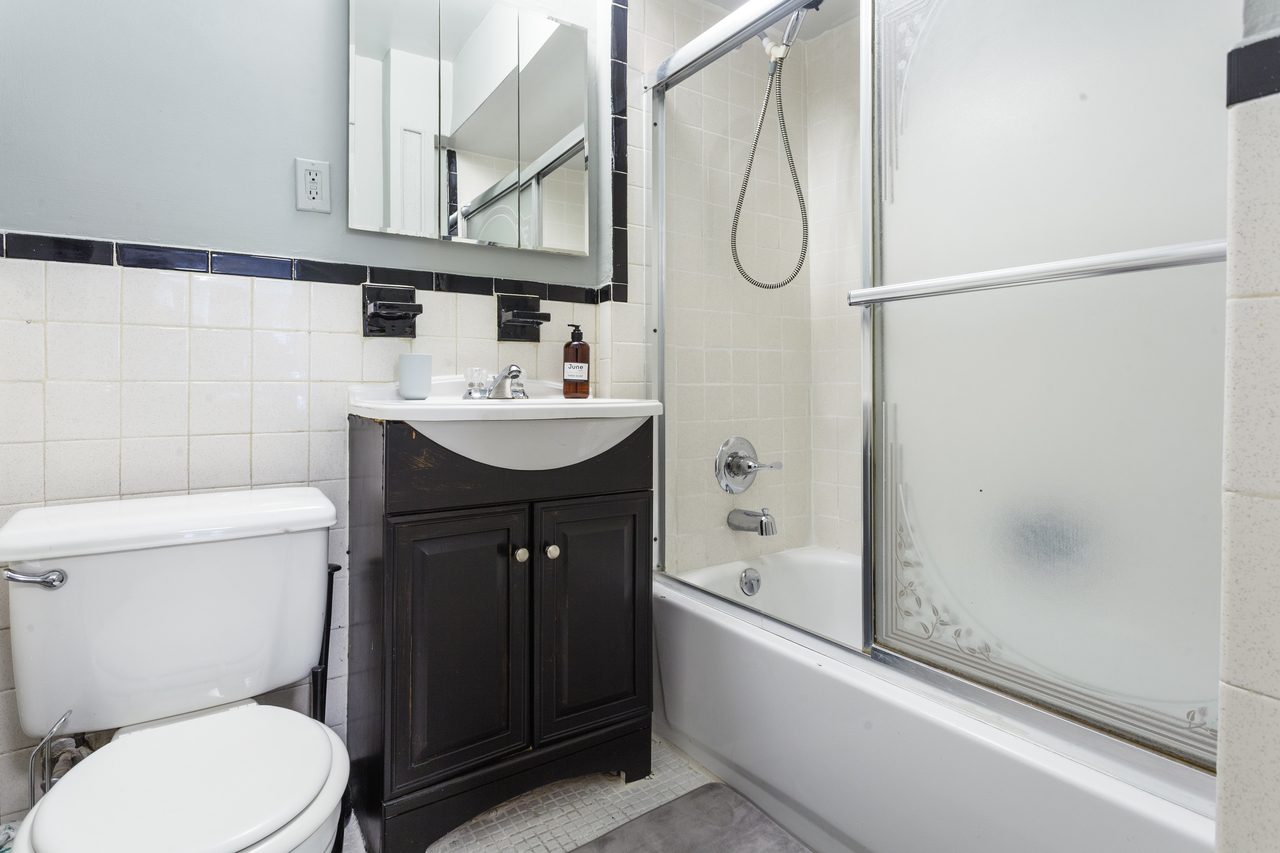 a room in Kips Bay photo 4
