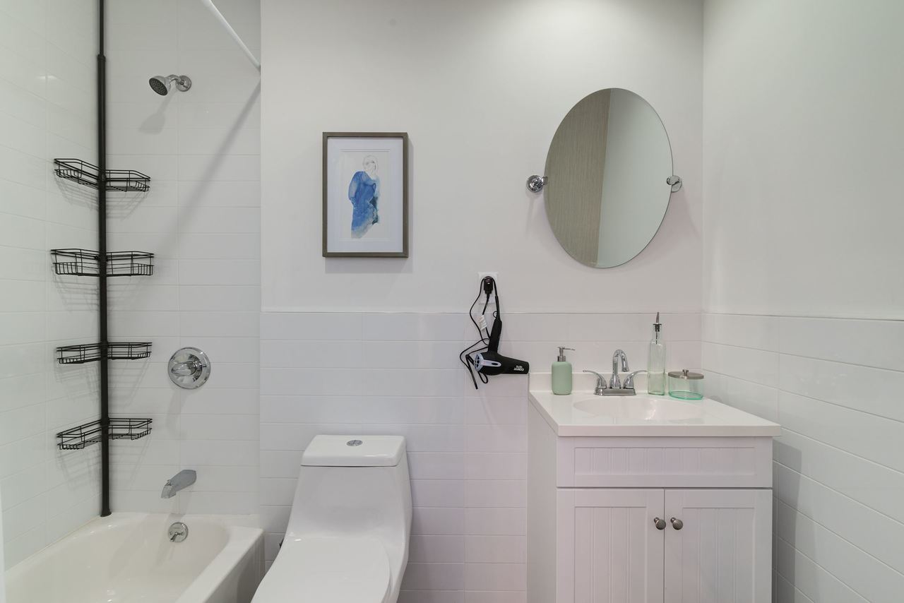 a room in Crown Heights photo 8