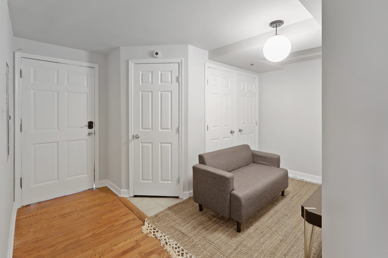 a room in Northeast Washington photo 7