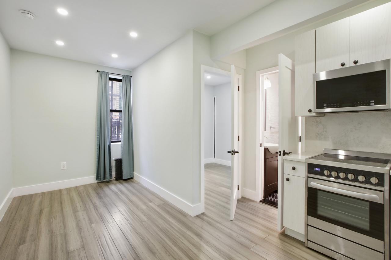 a room in East Village photo 5