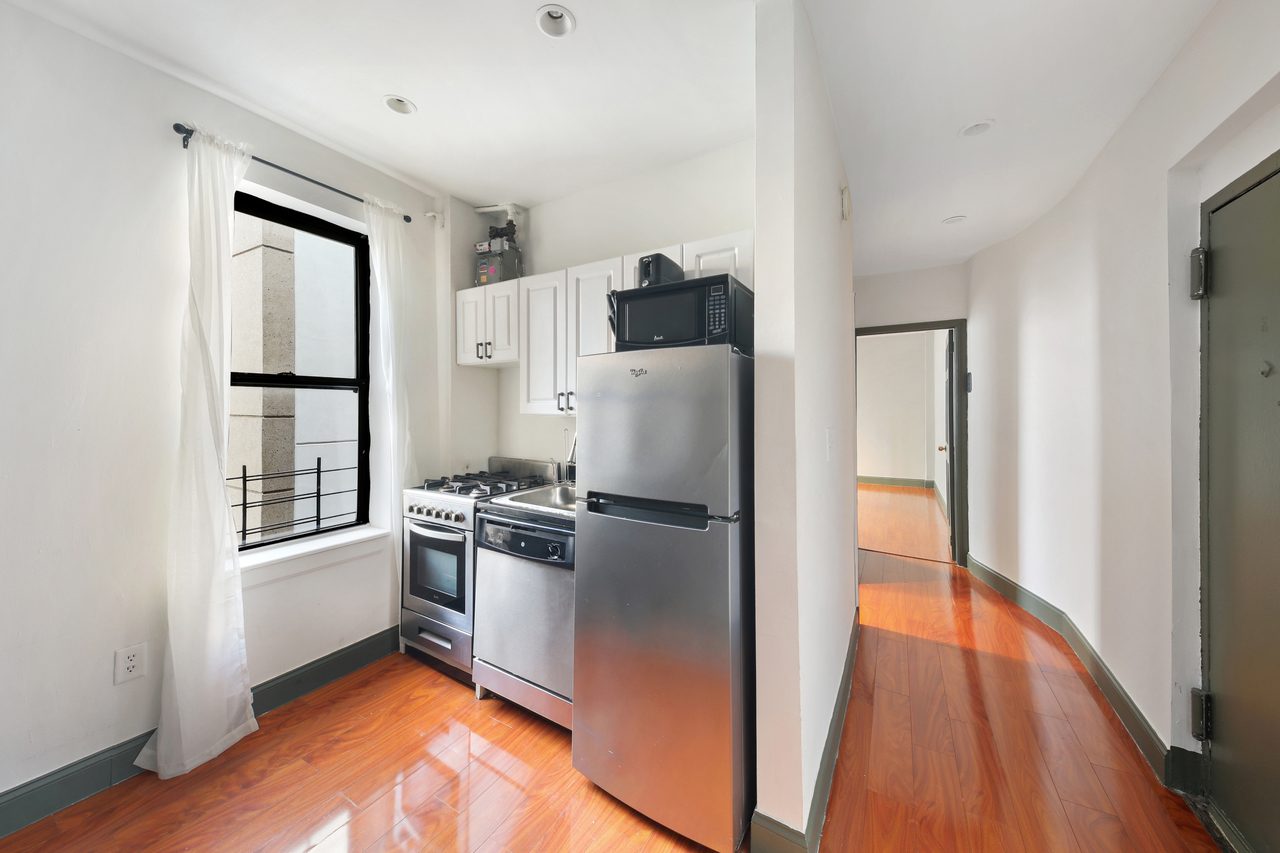 a room in East Harlem photo 5