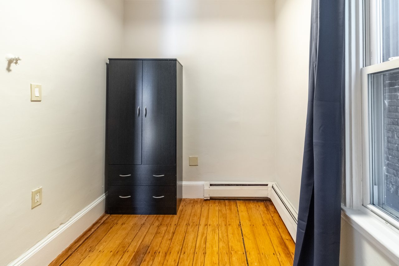 a room in Jamaica Plain photo 2