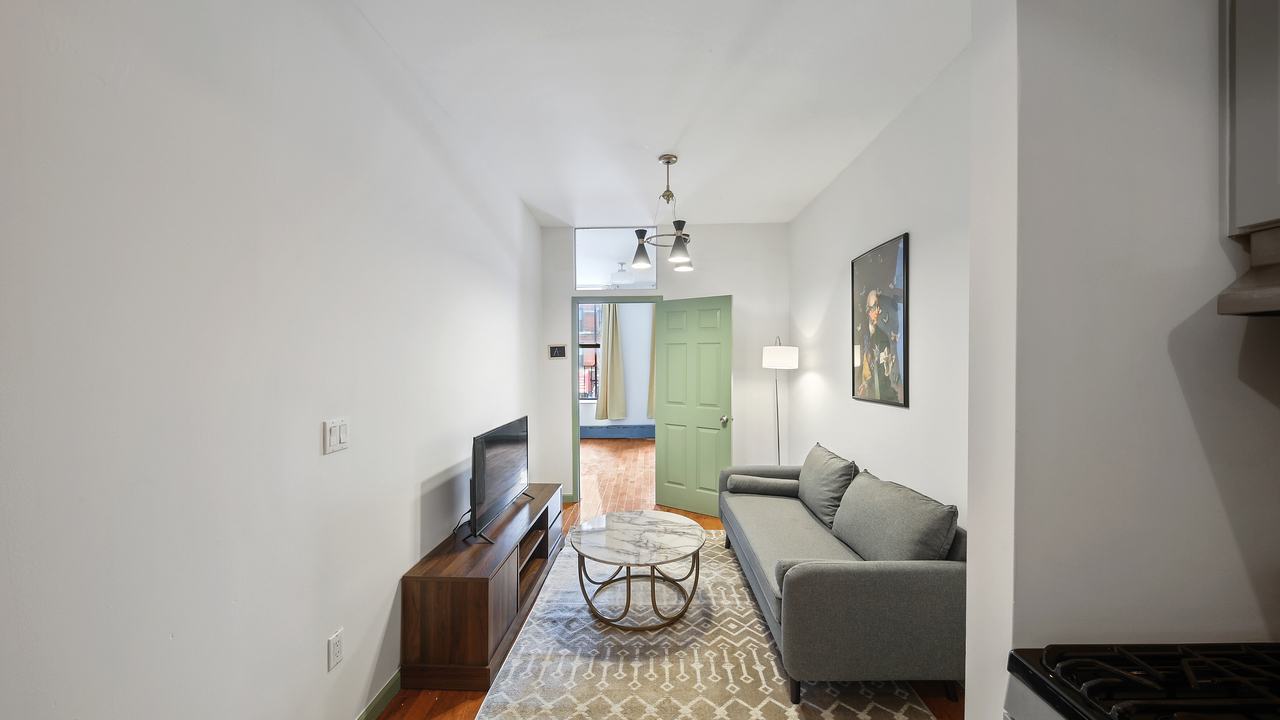 a room in East Harlem photo 5