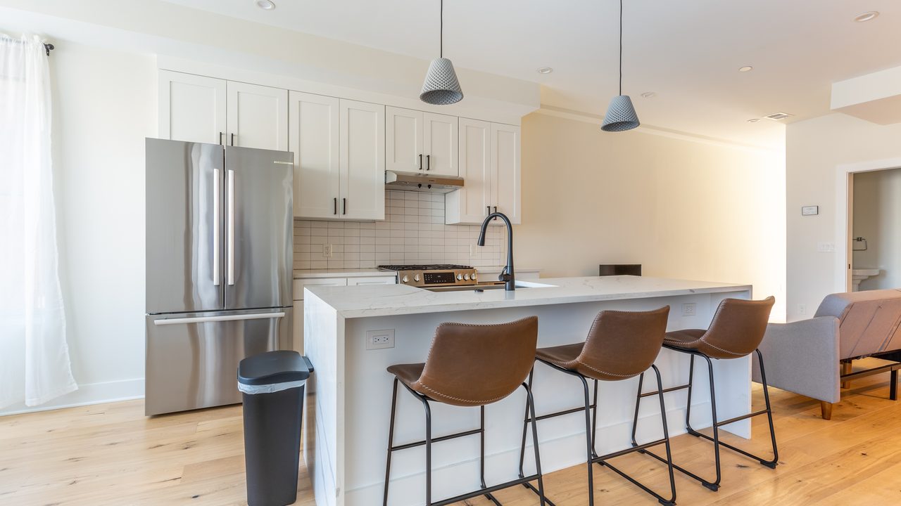 a room in Northwest Washington photo 4