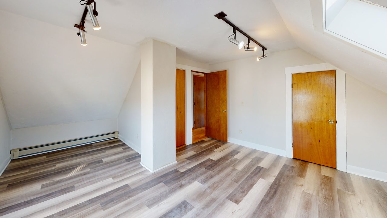 a room in East Somerville photo 4