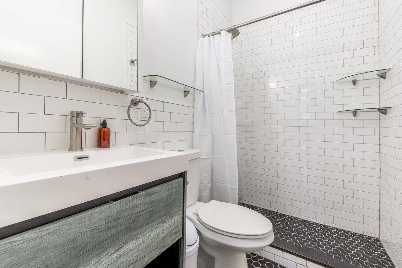 a room in Ridgewood photo 5