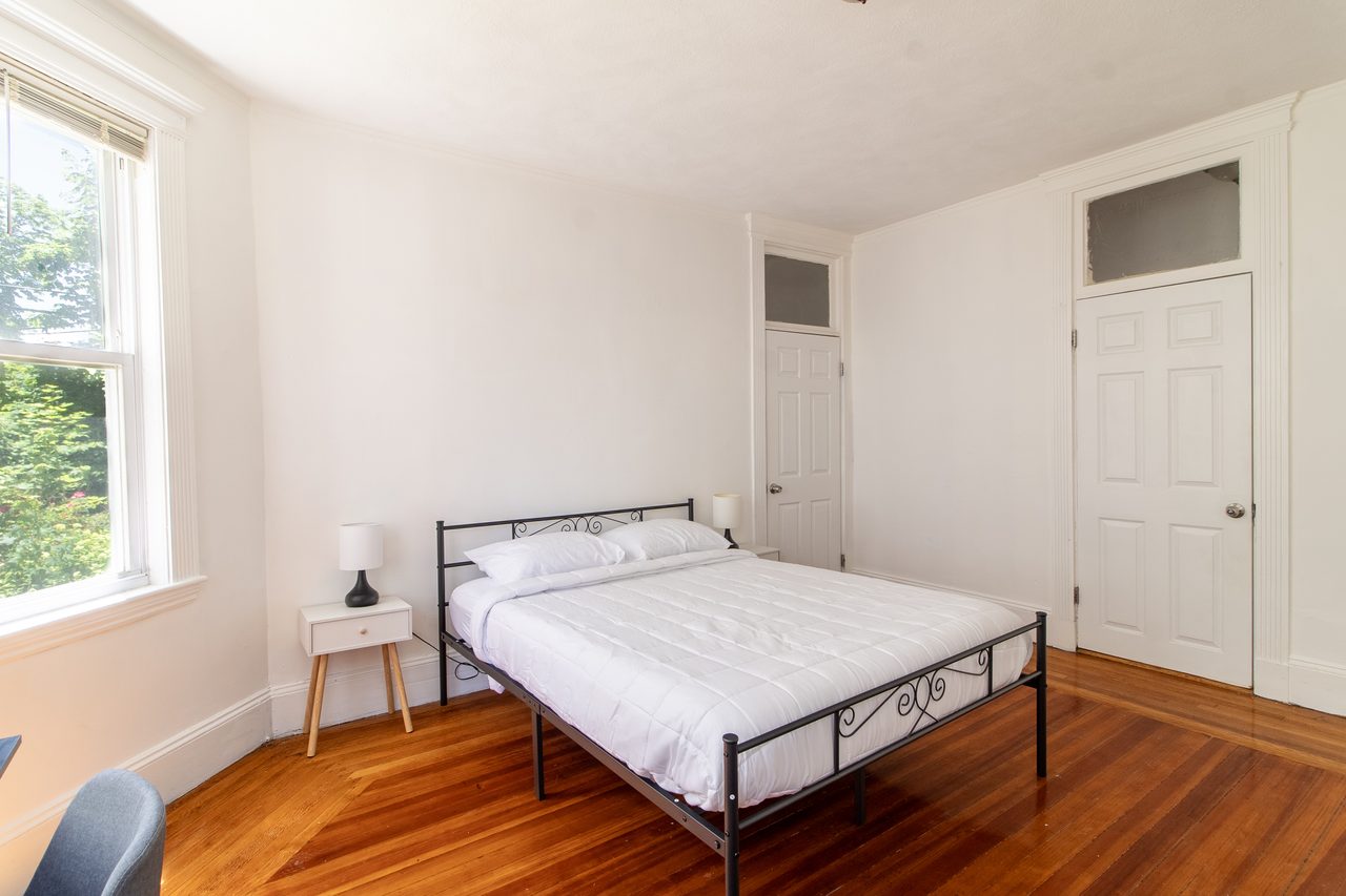 a room in Franklin Field North photo 3
