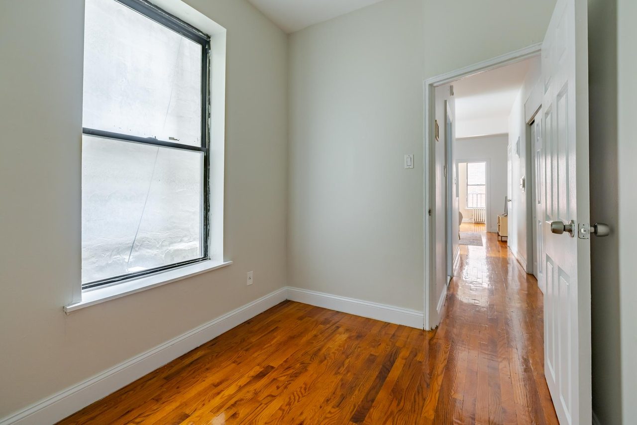 a room in East Village photo 5