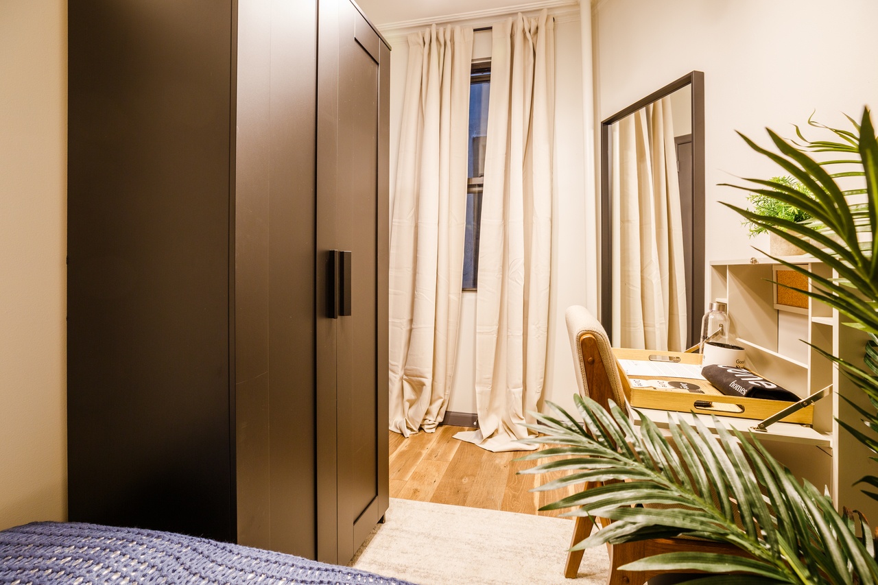 a room in Theater District photo 2