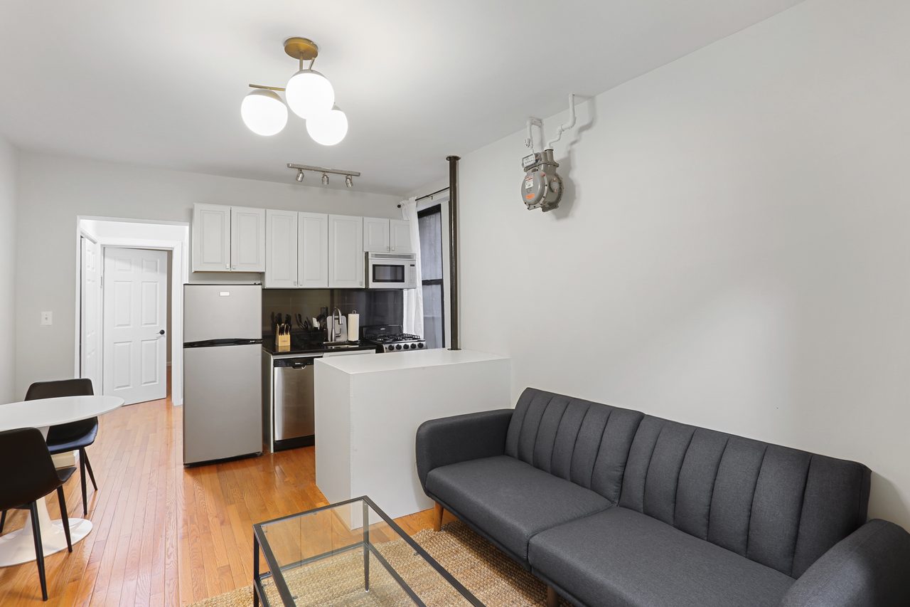 a room in East Harlem photo 5
