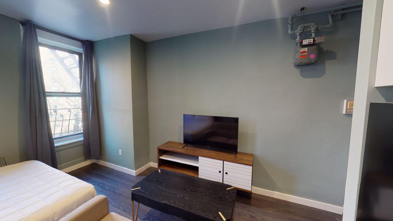 a room in East Village photo 7