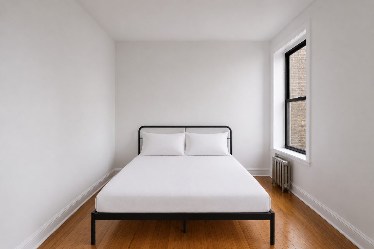 a room in Lincoln Square photo 6