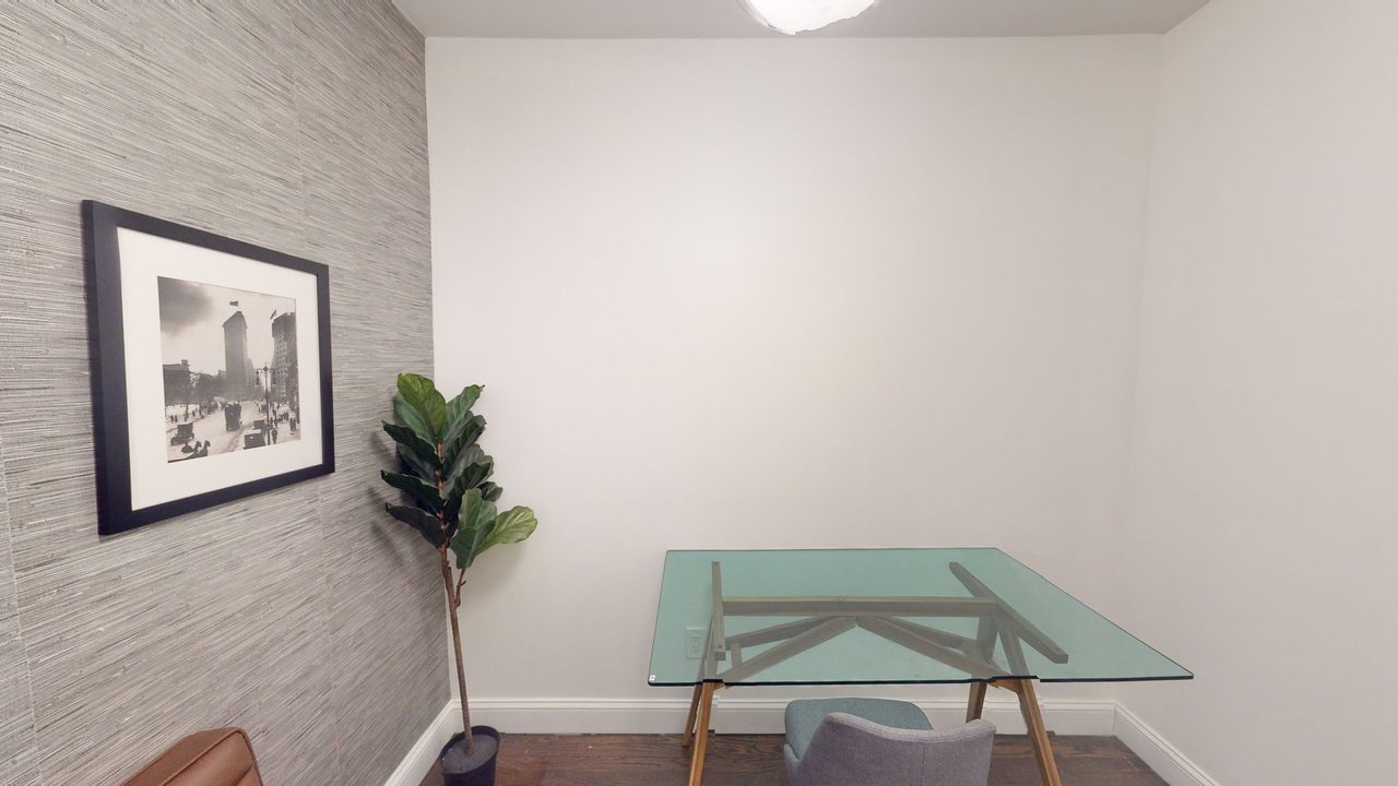 a room in Crown Heights photo 8