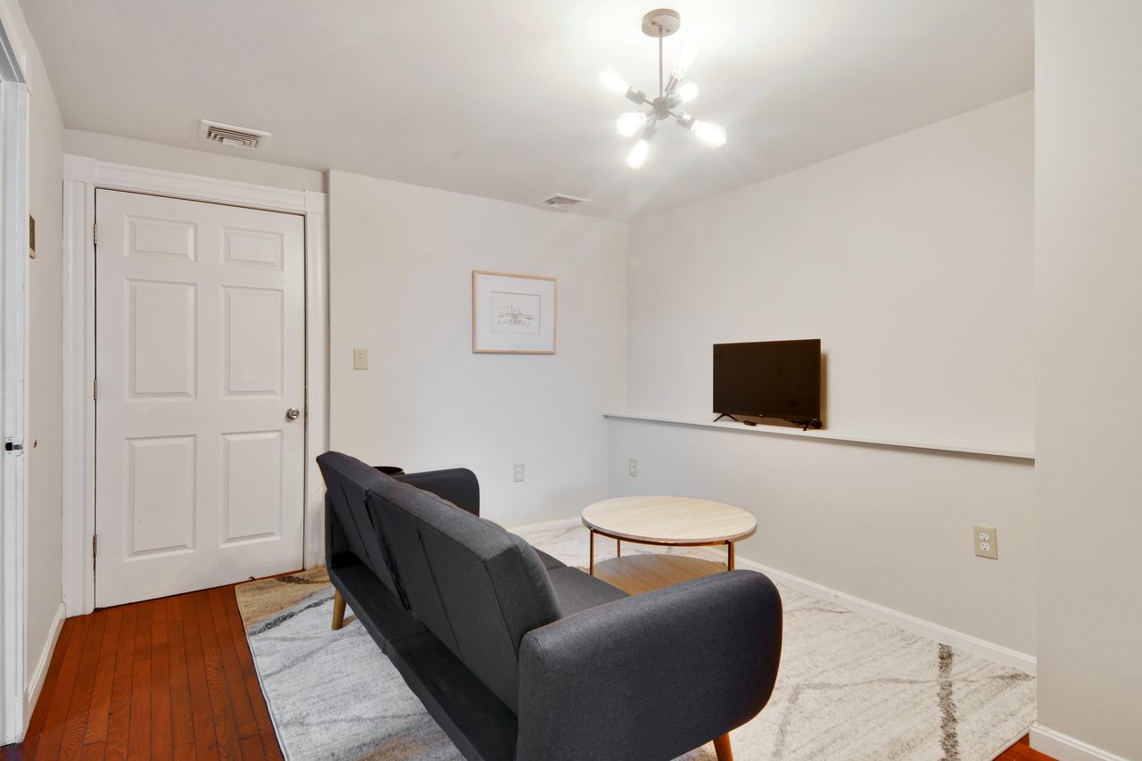 a room in Allston photo 5
