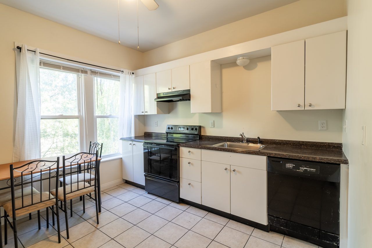 a room in Lower Allston photo 5
