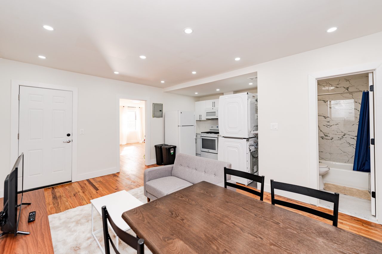a room in Bedford-Stuyvesant photo 7