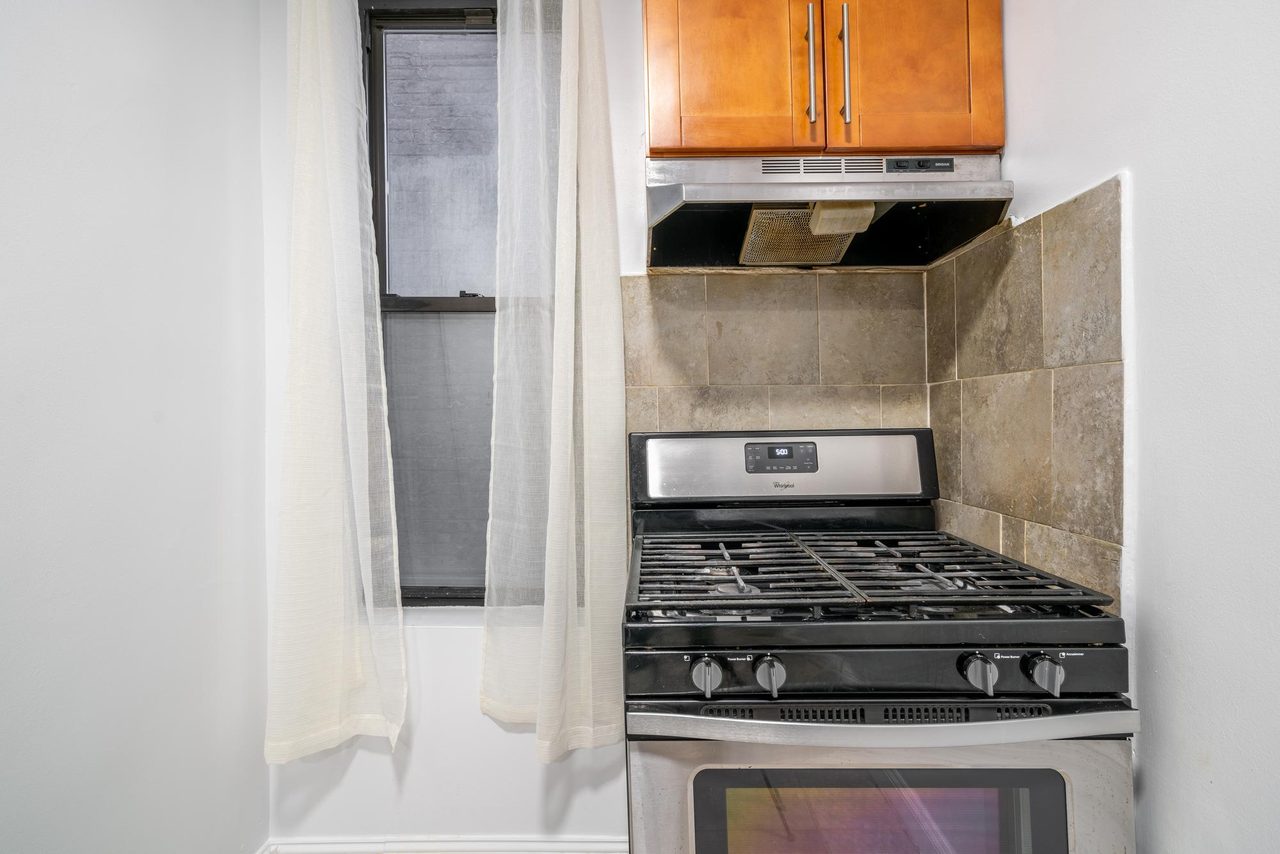 a room in Harlem photo 6